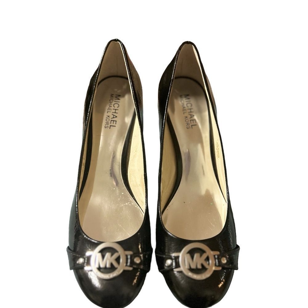 Michael Kors Black Patent 2 1/2 inch heel pumps Size 8 US